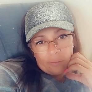 Meet your Posher, Loyda